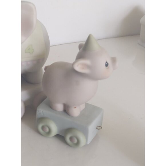 Two Vintage Precious Moments Birthday Theme Figurines 1985 - Picture 10 of 11